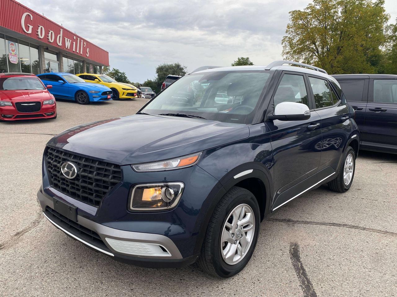 2025 Hyundai Venue PREFERRED, CLEAN CARFAX, REMOTE START, BACK UP CAM Photo