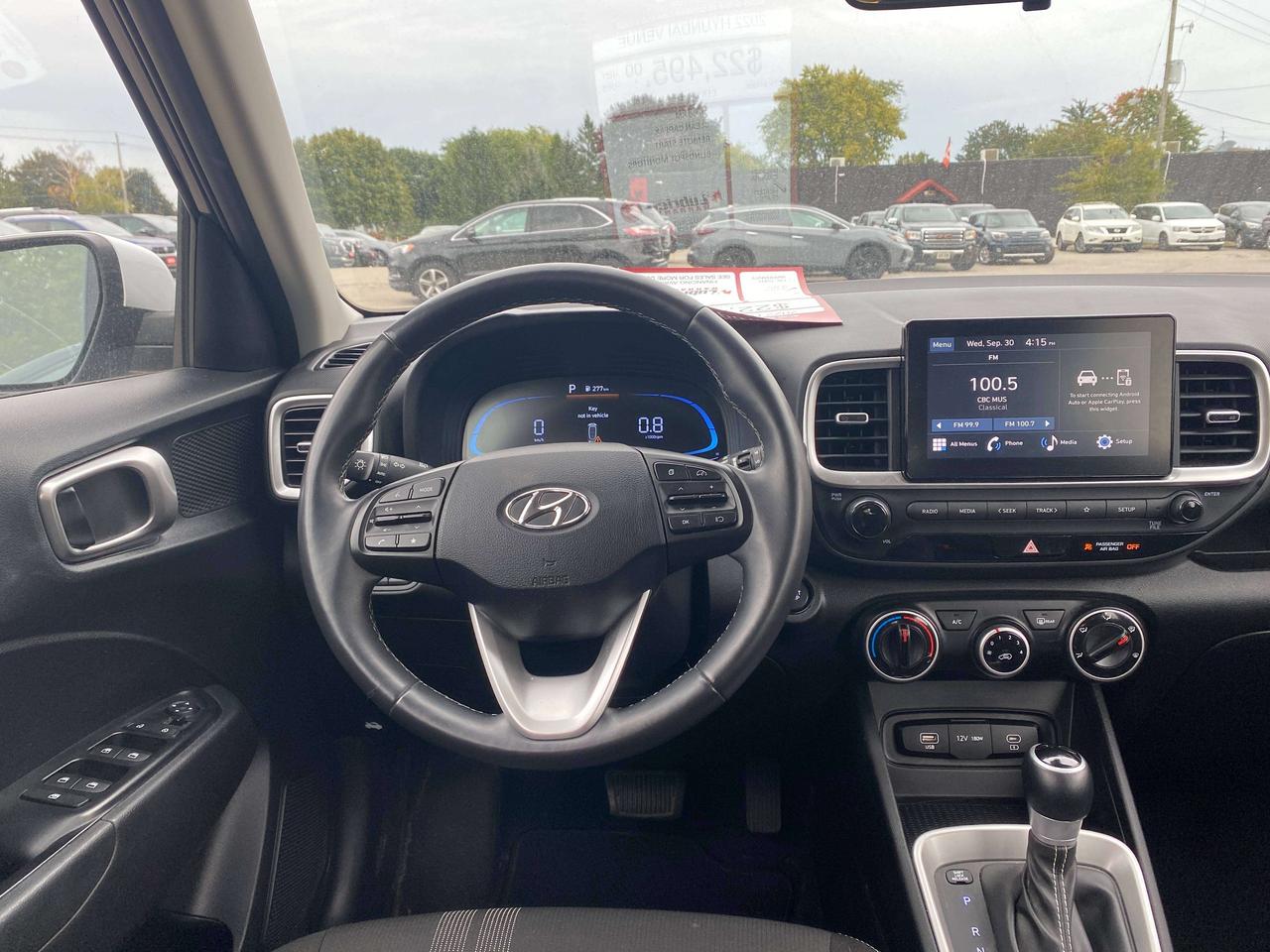 2025 Hyundai Venue PREFERRED, CLEAN CARFAX, REMOTE START, BACK UP CAM Photo