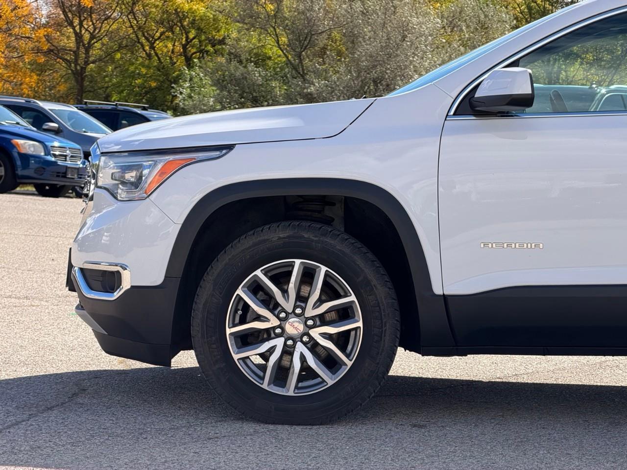 2017 GMC Acadia SLE-2 Front-Wheel Drive Photo