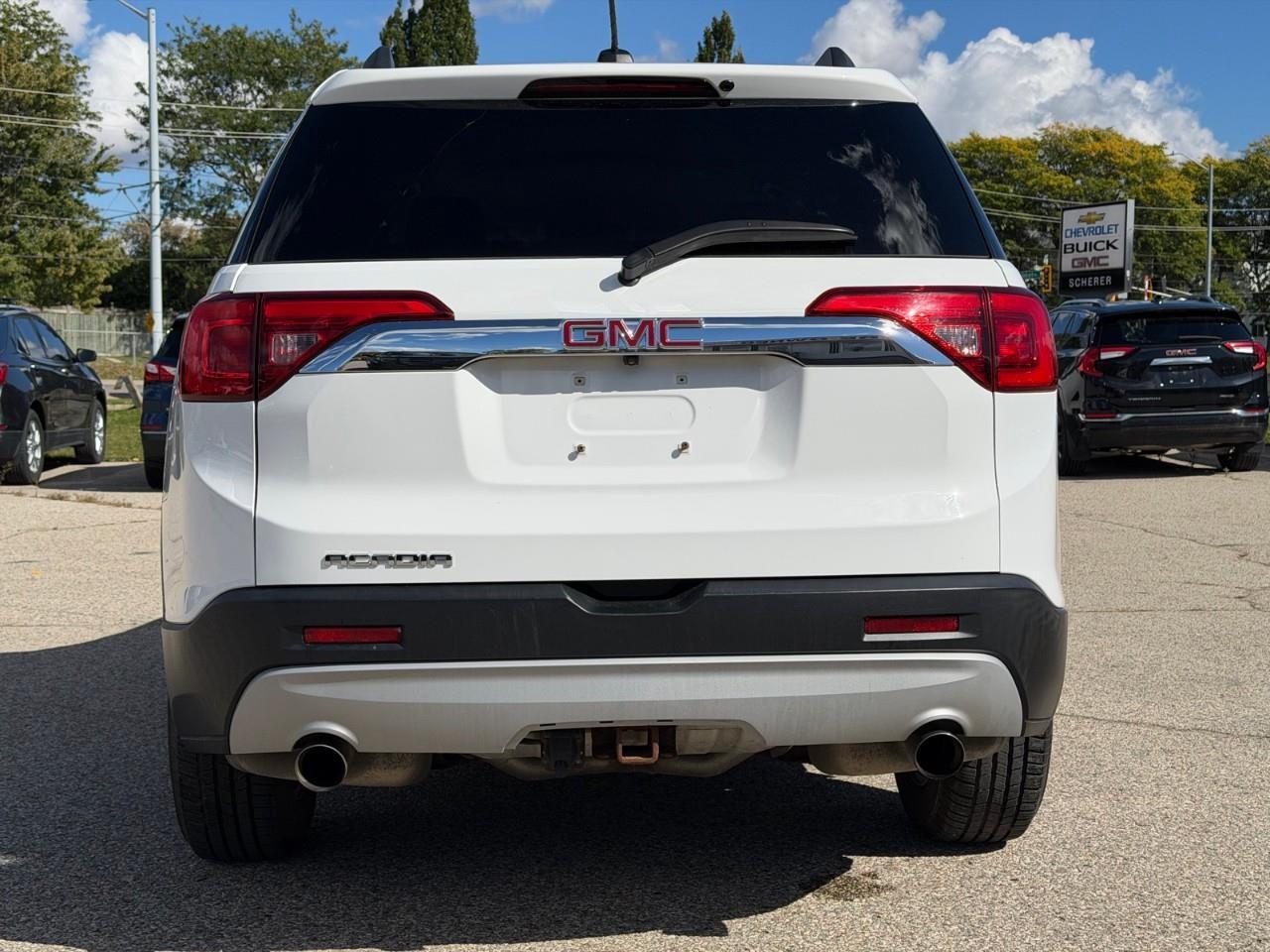2017 GMC Acadia SLE-2 Front-Wheel Drive Photo