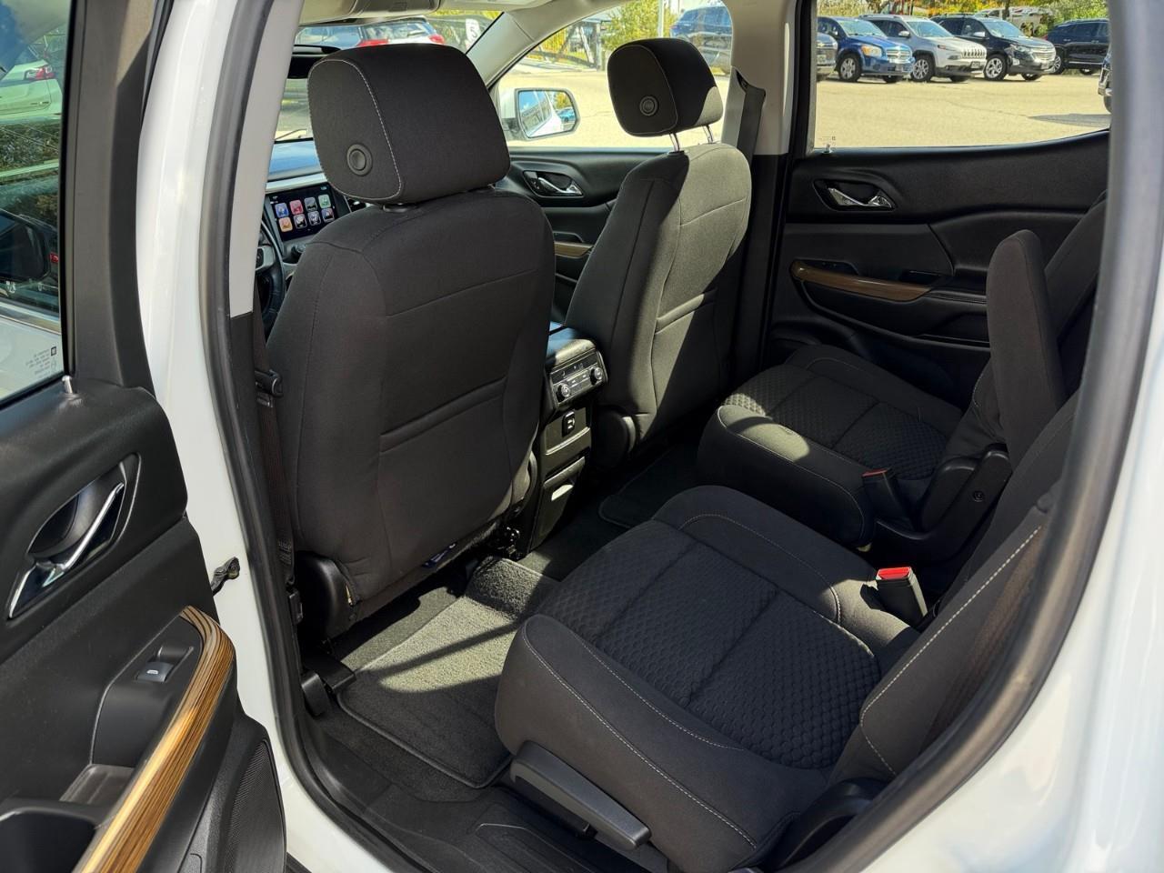 2017 GMC Acadia SLE-2 Front-Wheel Drive Photo