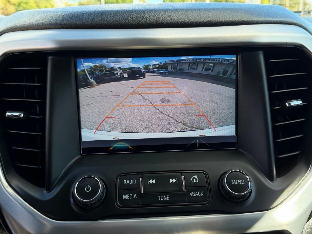 2017 GMC Acadia SLE-2 Front-Wheel Drive Photo