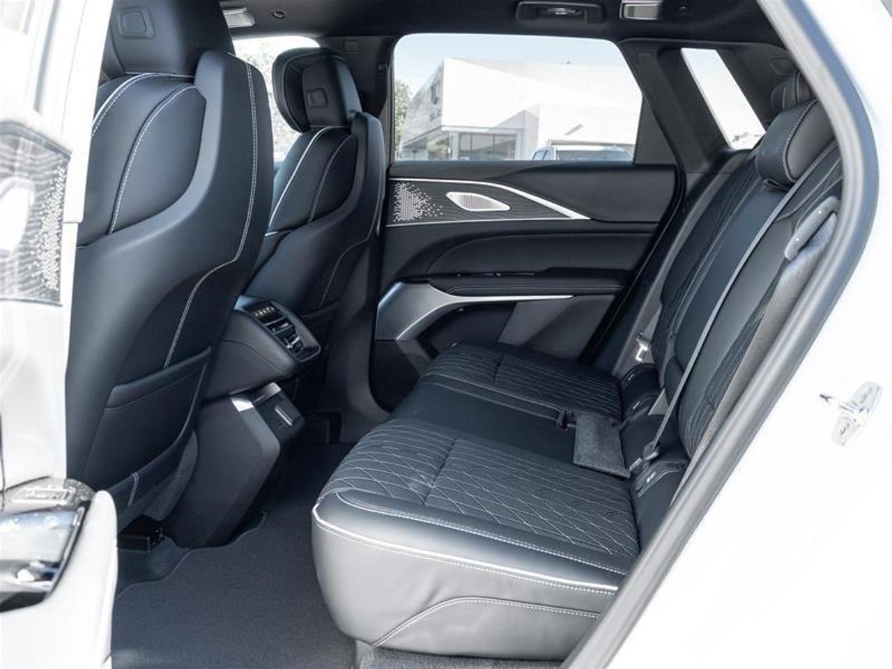 2027 Cadillac LYRIQ Signature Sport 4dr Photo