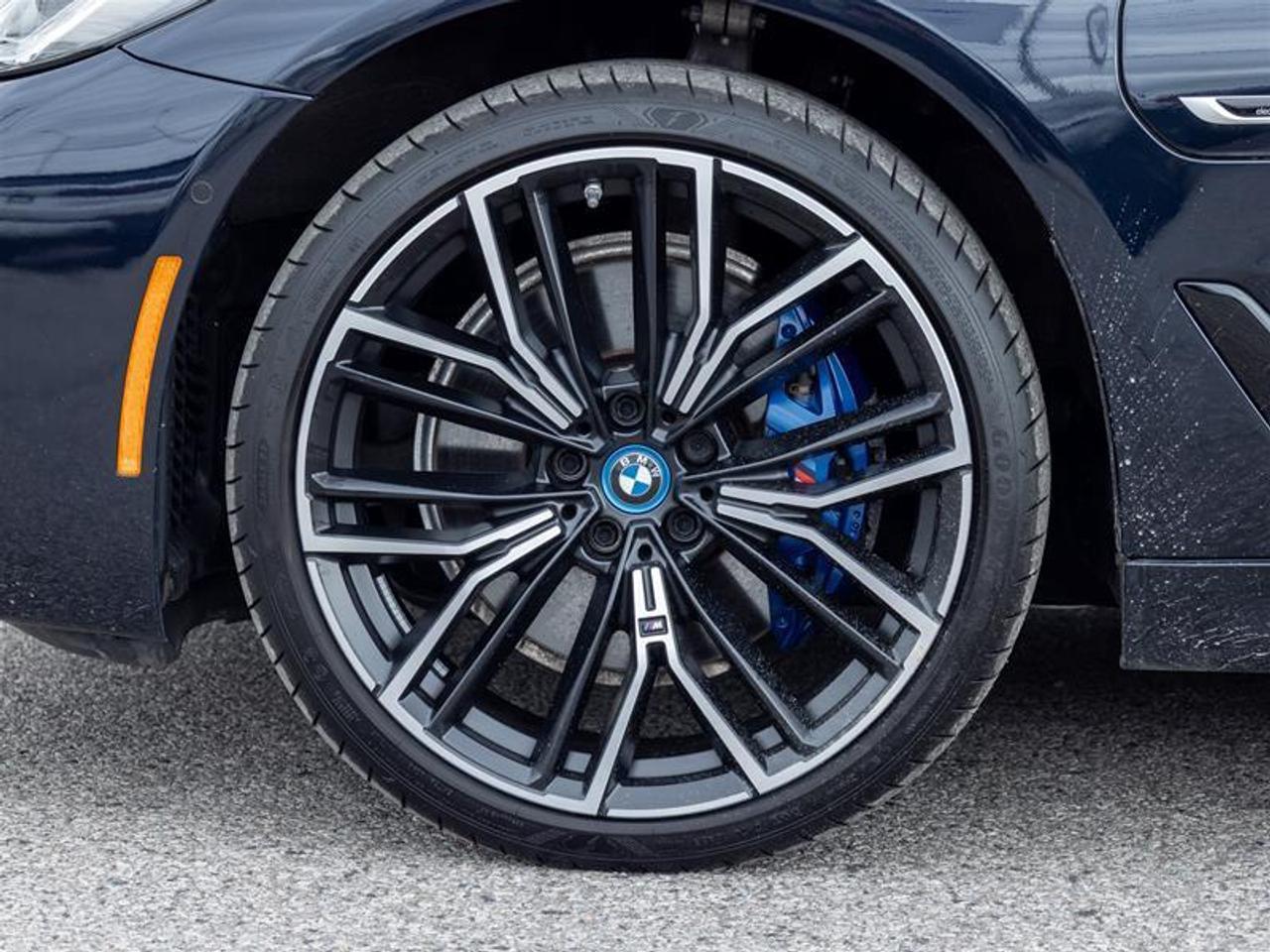 2023 BMW 530e xDrive 4dr All-Wheel Drive Sedan Photo4