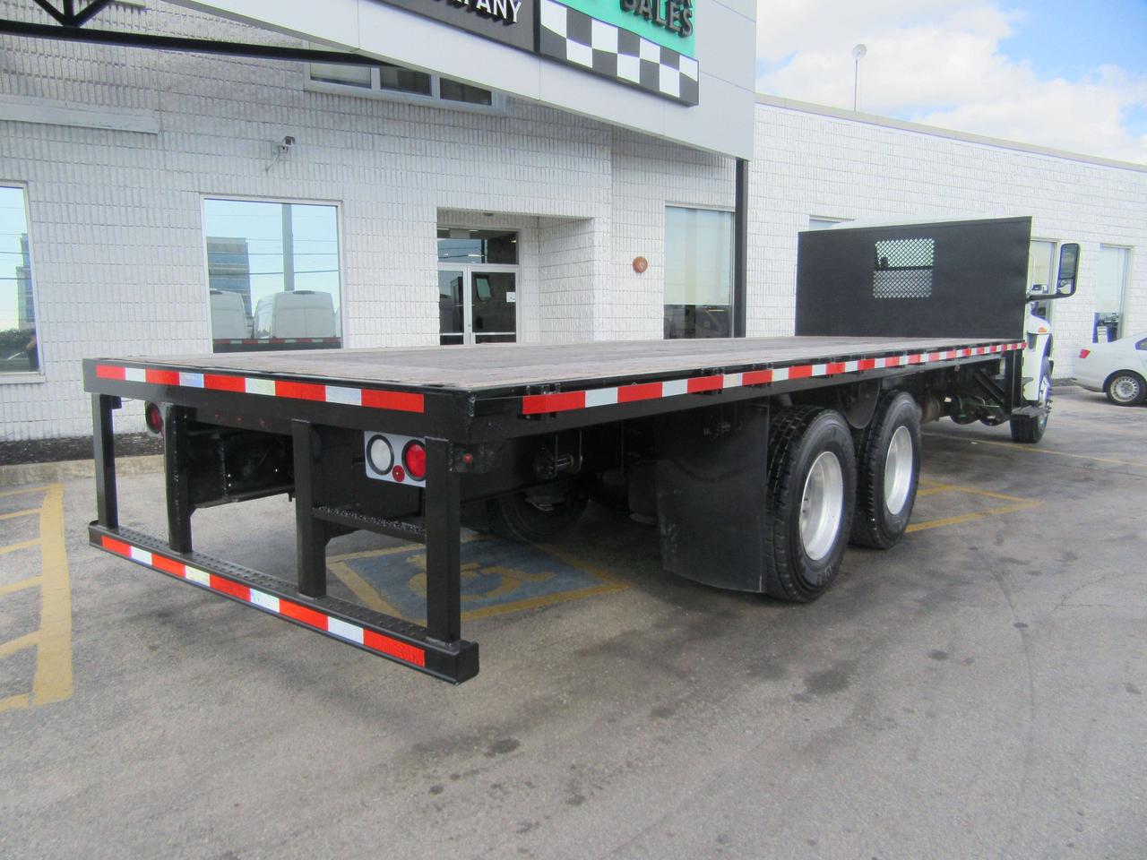 2020 International MV 607 DIESEL 26FT FLATDECK WITH TIE STRAP PACKAGE Photo2