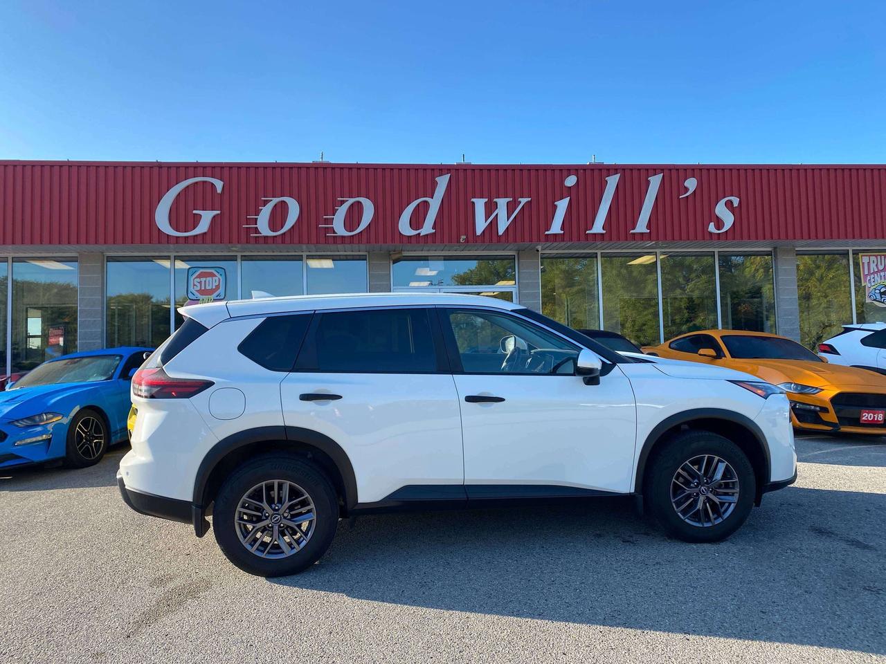 2024 Nissan Rogue S, CLEAN CARFAX, REMOTE START, BACK UP CAMERA! Photo0