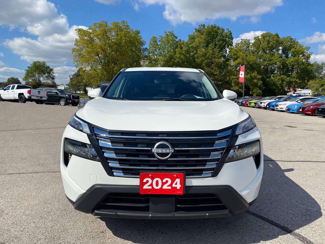 2024 Nissan Rogue S, CLEAN CARFAX, REMOTE START, BACK UP CAMERA! Photo2