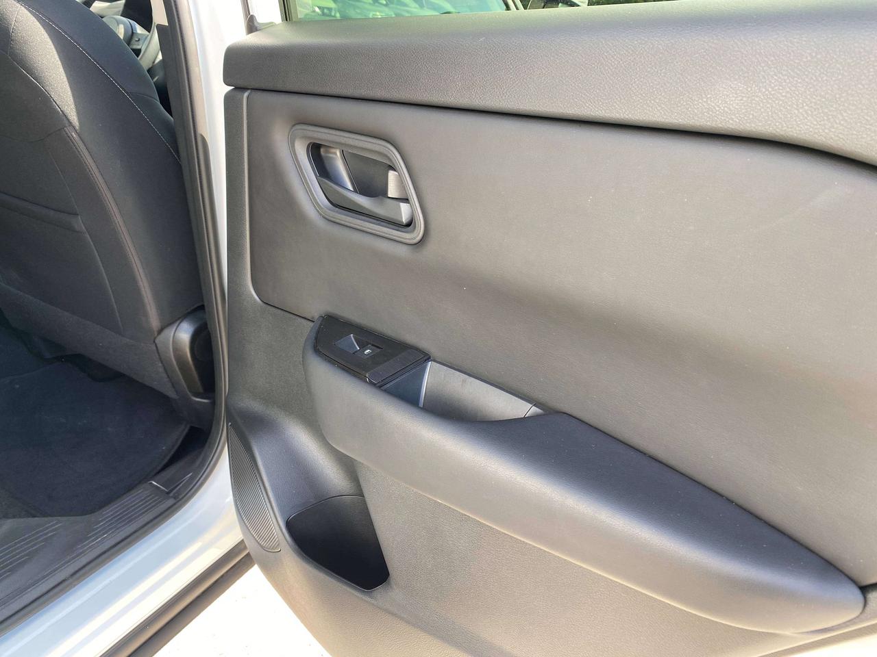 2024 Nissan Rogue S, CLEAN CARFAX, REMOTE START, BACK UP CAMERA! Photo