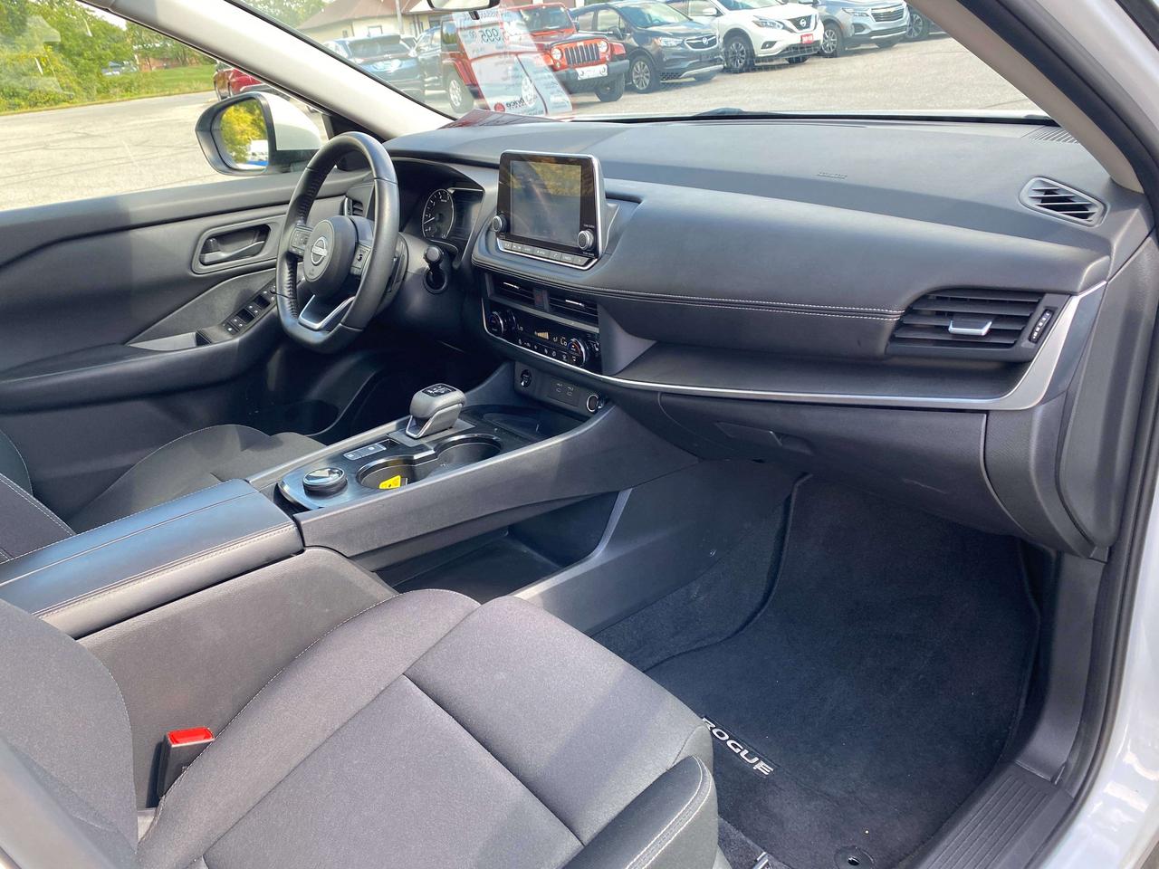 2024 Nissan Rogue S, CLEAN CARFAX, REMOTE START, BACK UP CAMERA! Photo