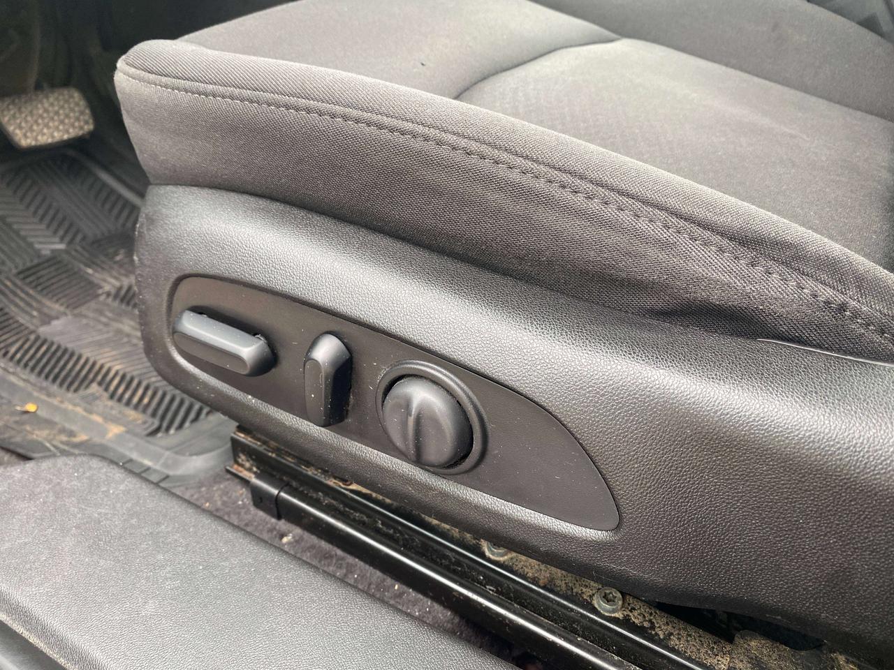 2019 Chevrolet Malibu LT, CLEAN CARFAX, HEATED SEATS, REMOTE START! Photo