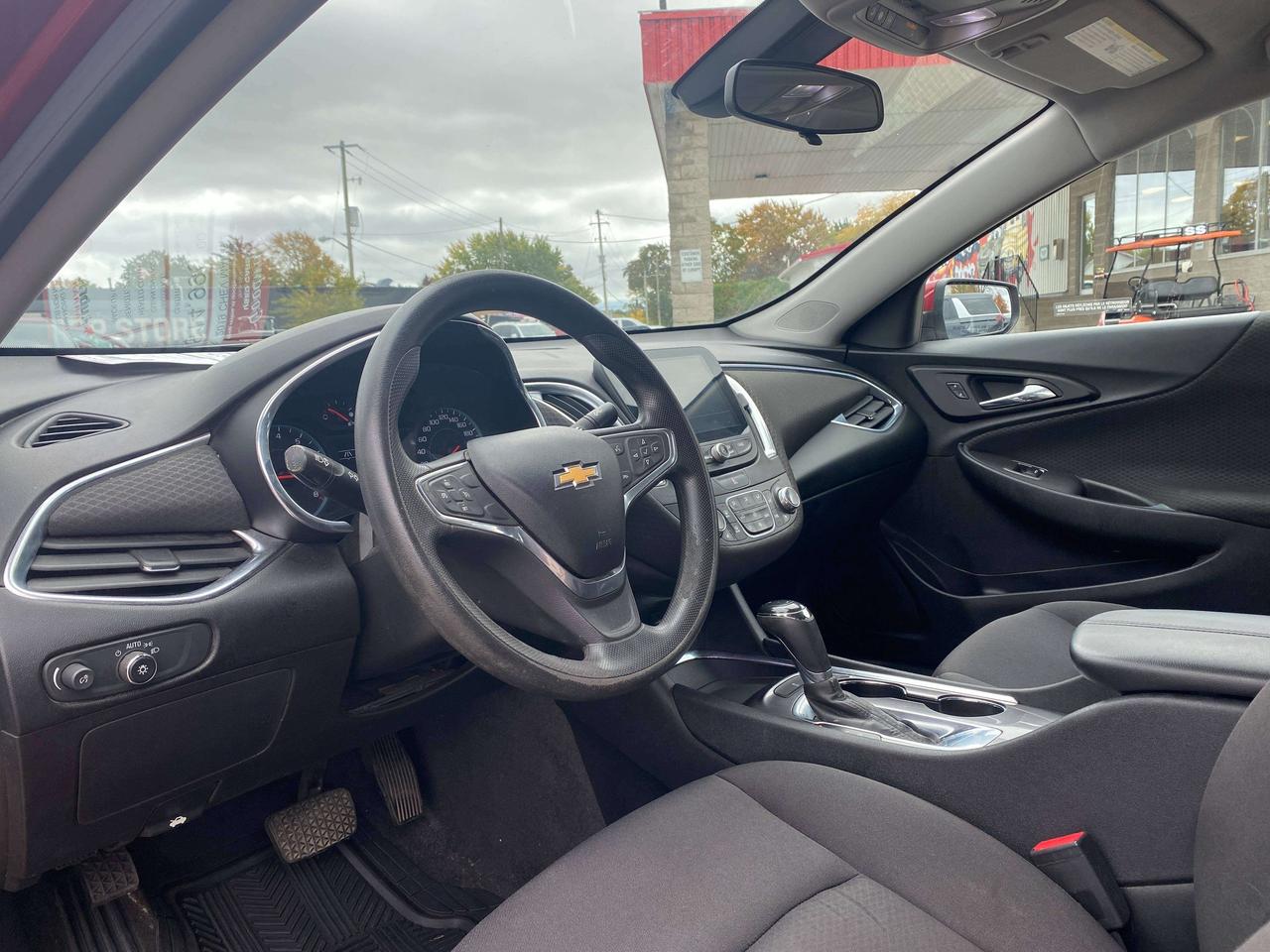 2019 Chevrolet Malibu LT, CLEAN CARFAX, HEATED SEATS, REMOTE START! Photo