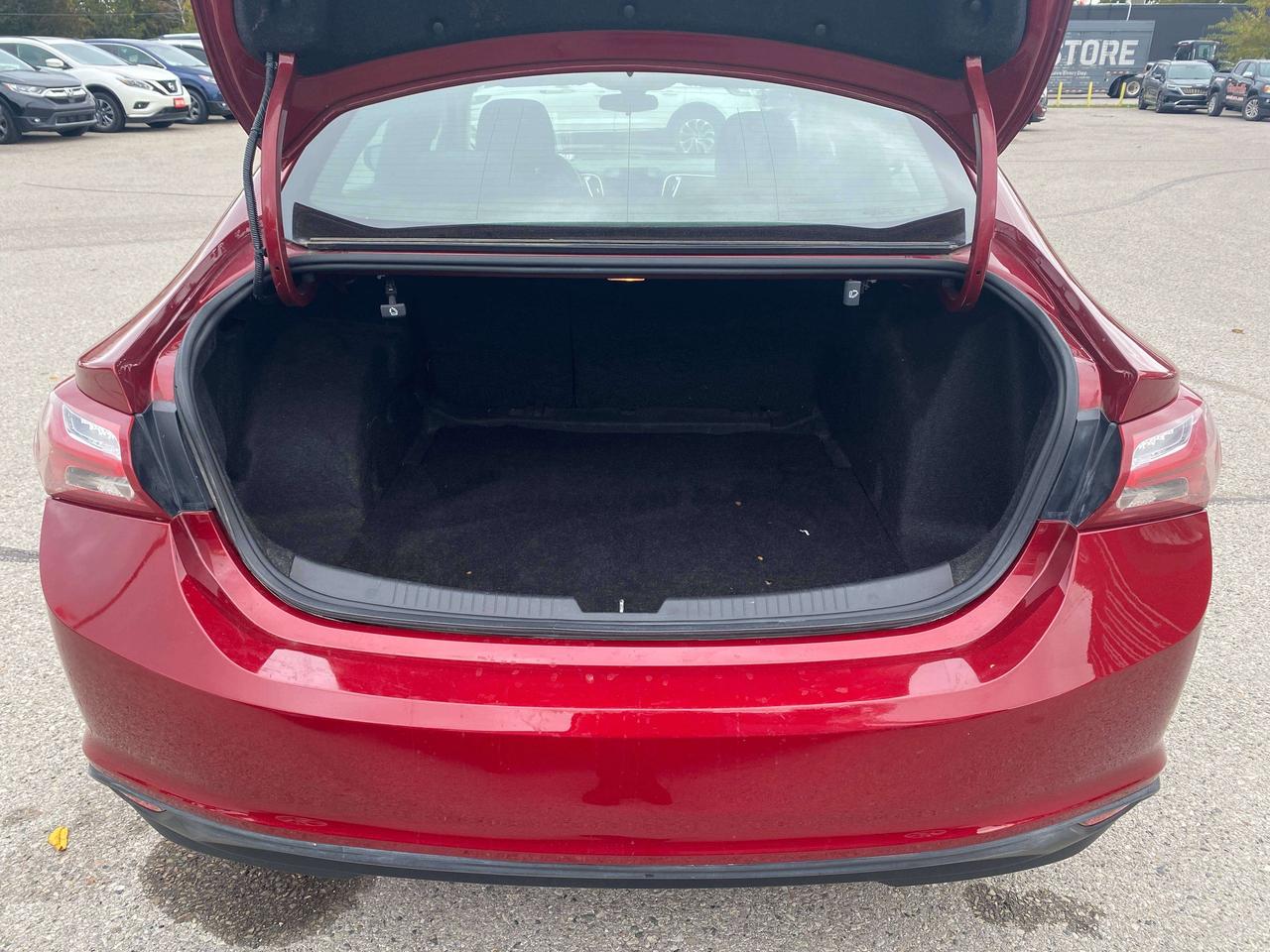 2019 Chevrolet Malibu LT, CLEAN CARFAX, HEATED SEATS, REMOTE START! Photo