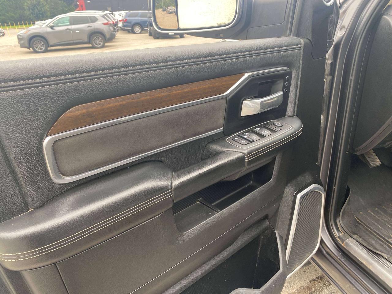 2022 RAM 2500 LARAMIE, CLEAN CARFAX, REMOTE START, LEATHER! Photo