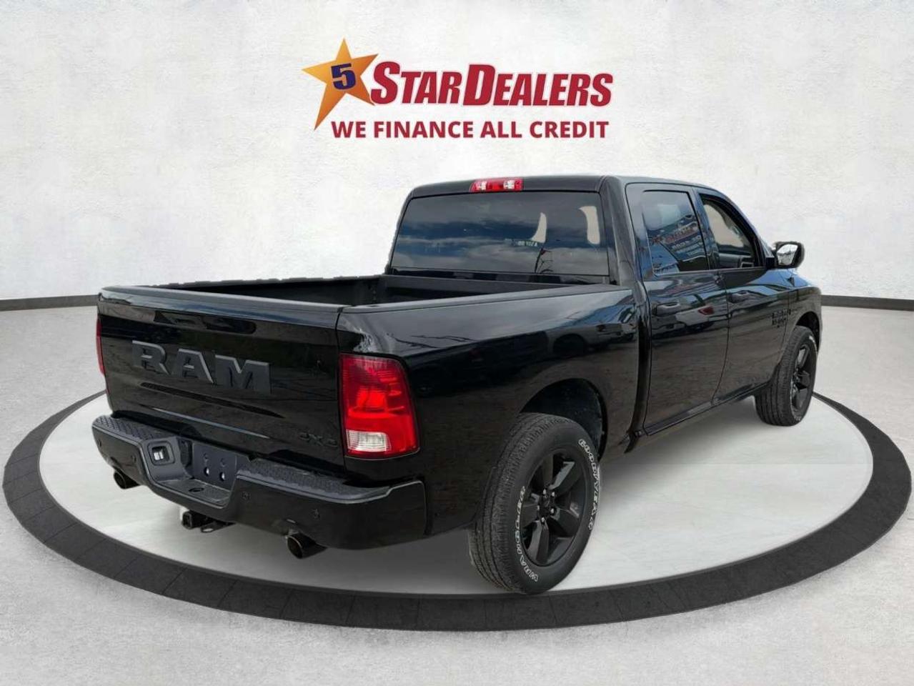 2023 RAM 1500 EXPRESS/NIGHT ED/HEMI/4WD/WE FINANCE ALL CREDIT! Photo