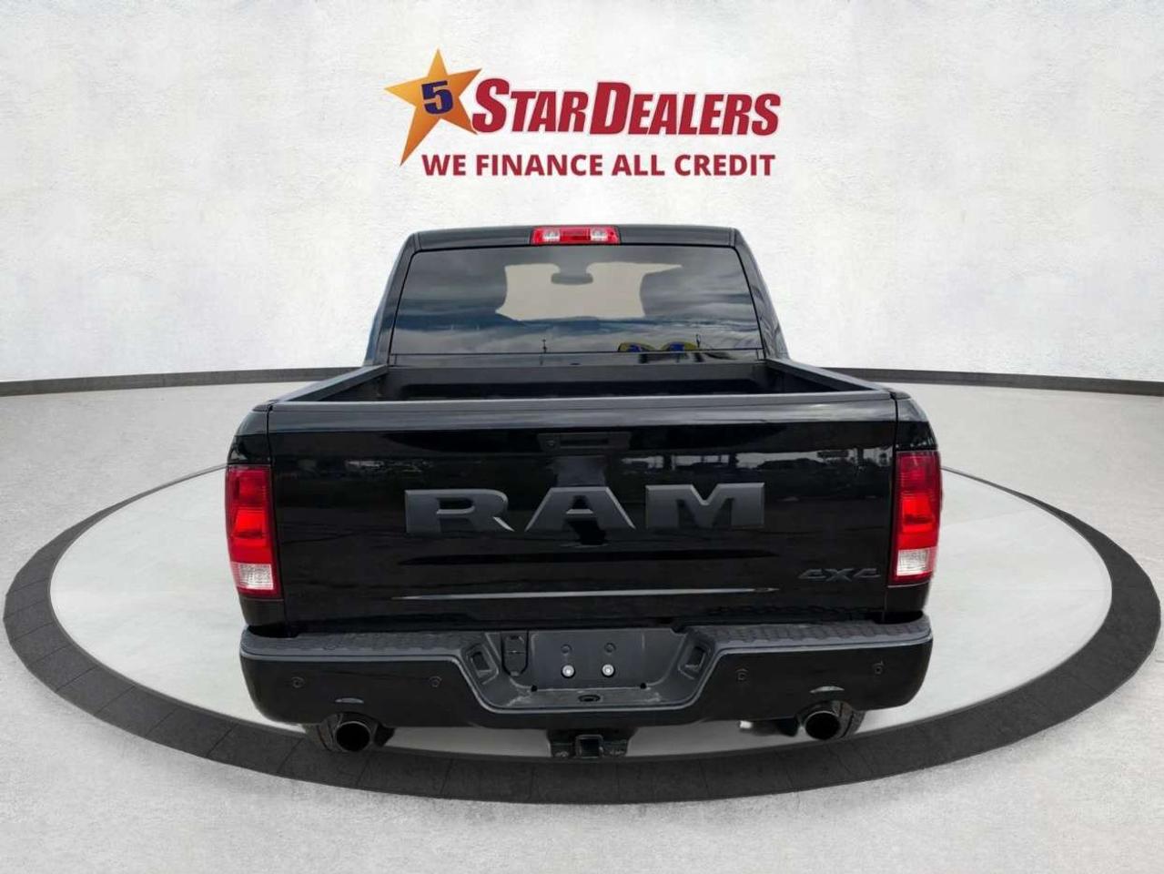 2023 RAM 1500 EXPRESS/NIGHT ED/HEMI/4WD/WE FINANCE ALL CREDIT! Photo