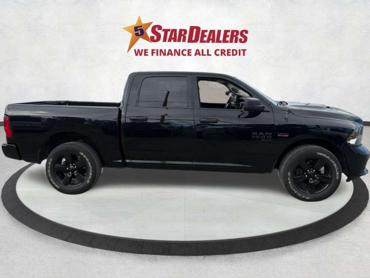 2023 RAM 1500 EXPRESS/NIGHT ED/HEMI/4WD/WE FINANCE ALL CREDIT! Photo