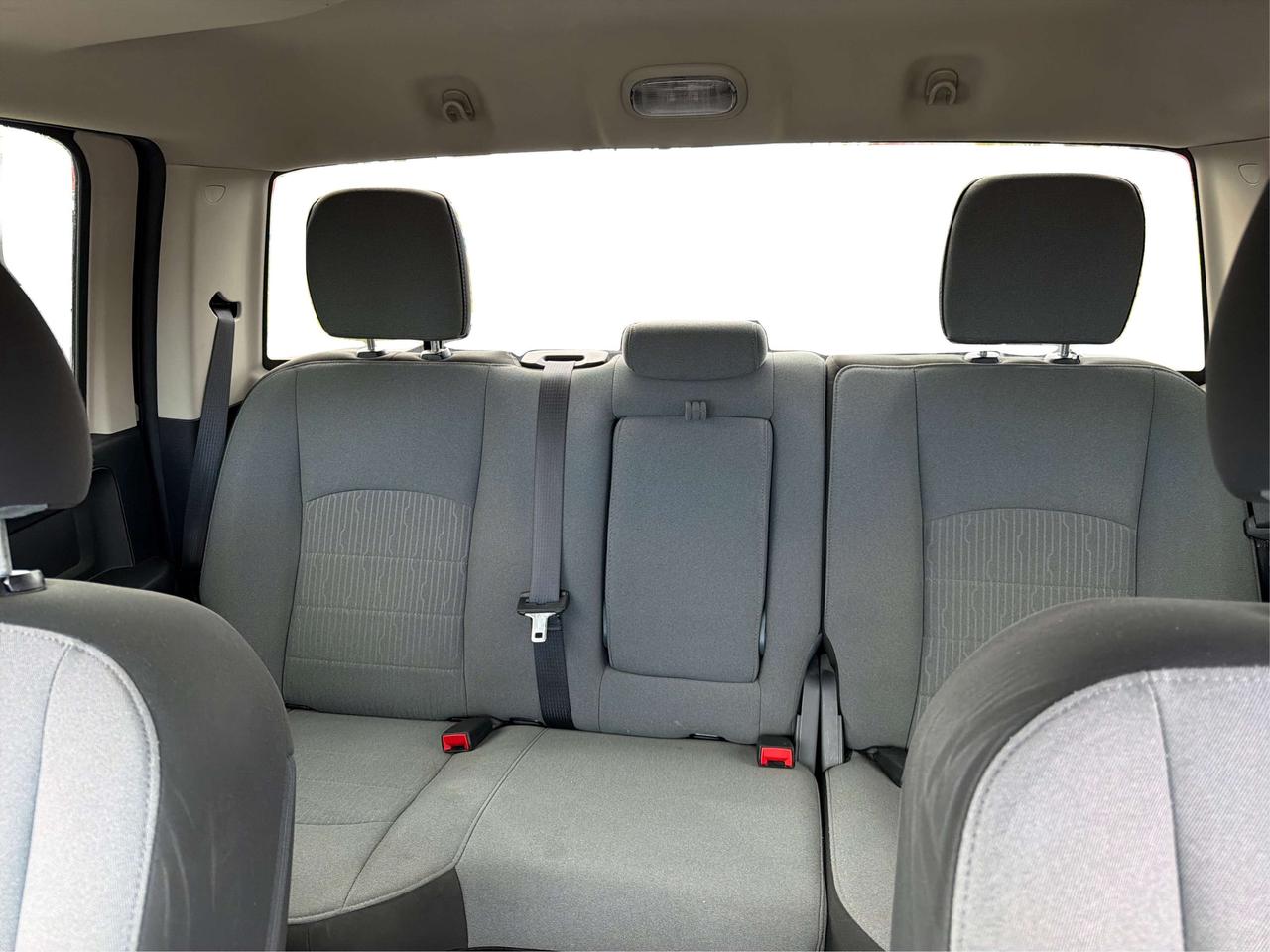 2023 RAM 1500 EXPRESS/NIGHT ED/HEMI/4WD/WE FINANCE ALL CREDIT! Photo
