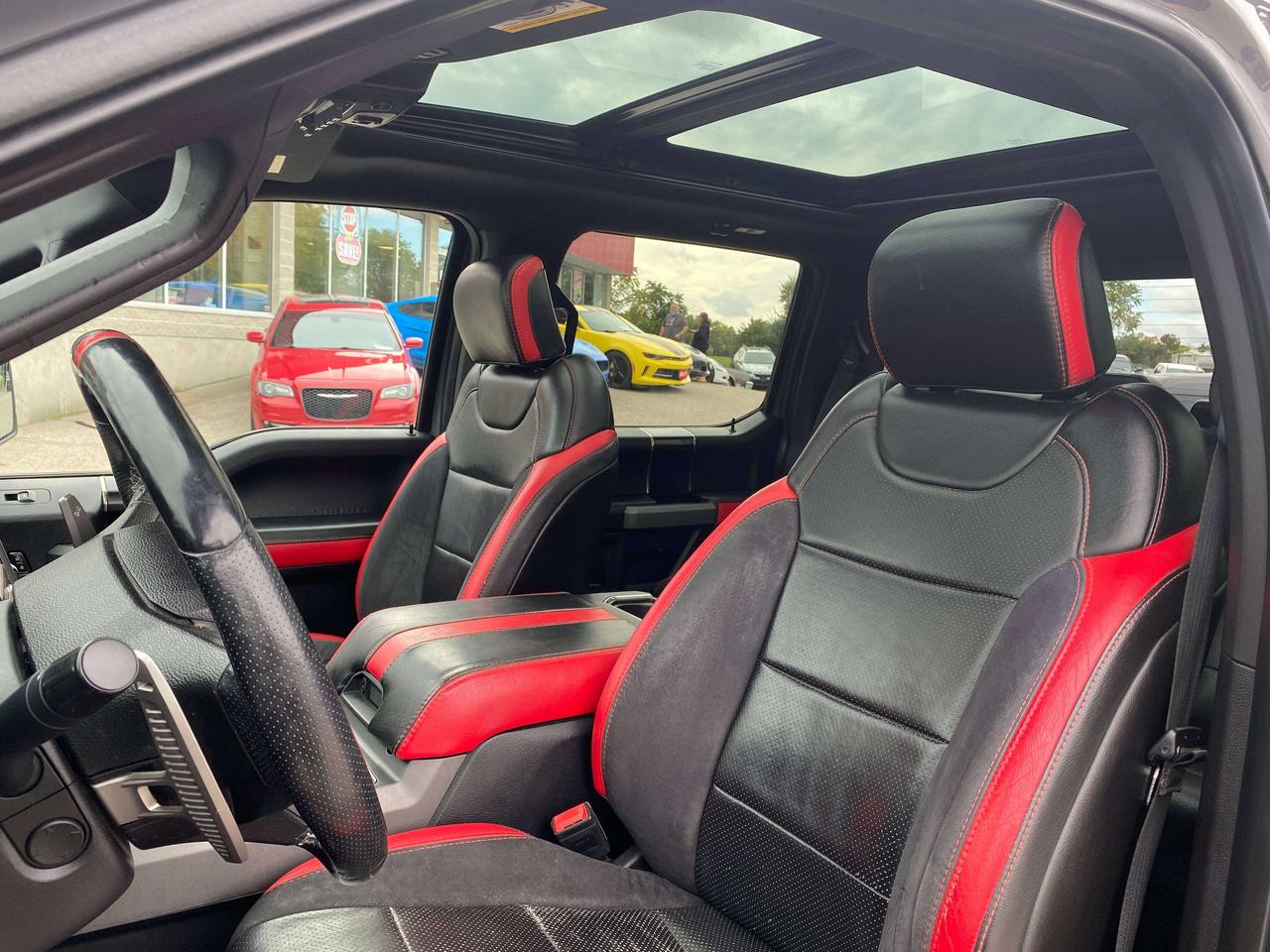 2018 Ford F-150 RAPTOR! CLEAN CARFAX, SUNROOF, REMOTE START! Photo