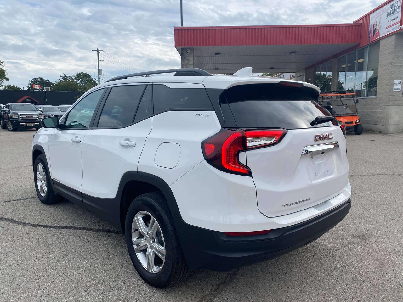 2024 GMC Terrain SLE, BALANCE OF FACTORY WARRANTY, HEATED SEATS! Photo