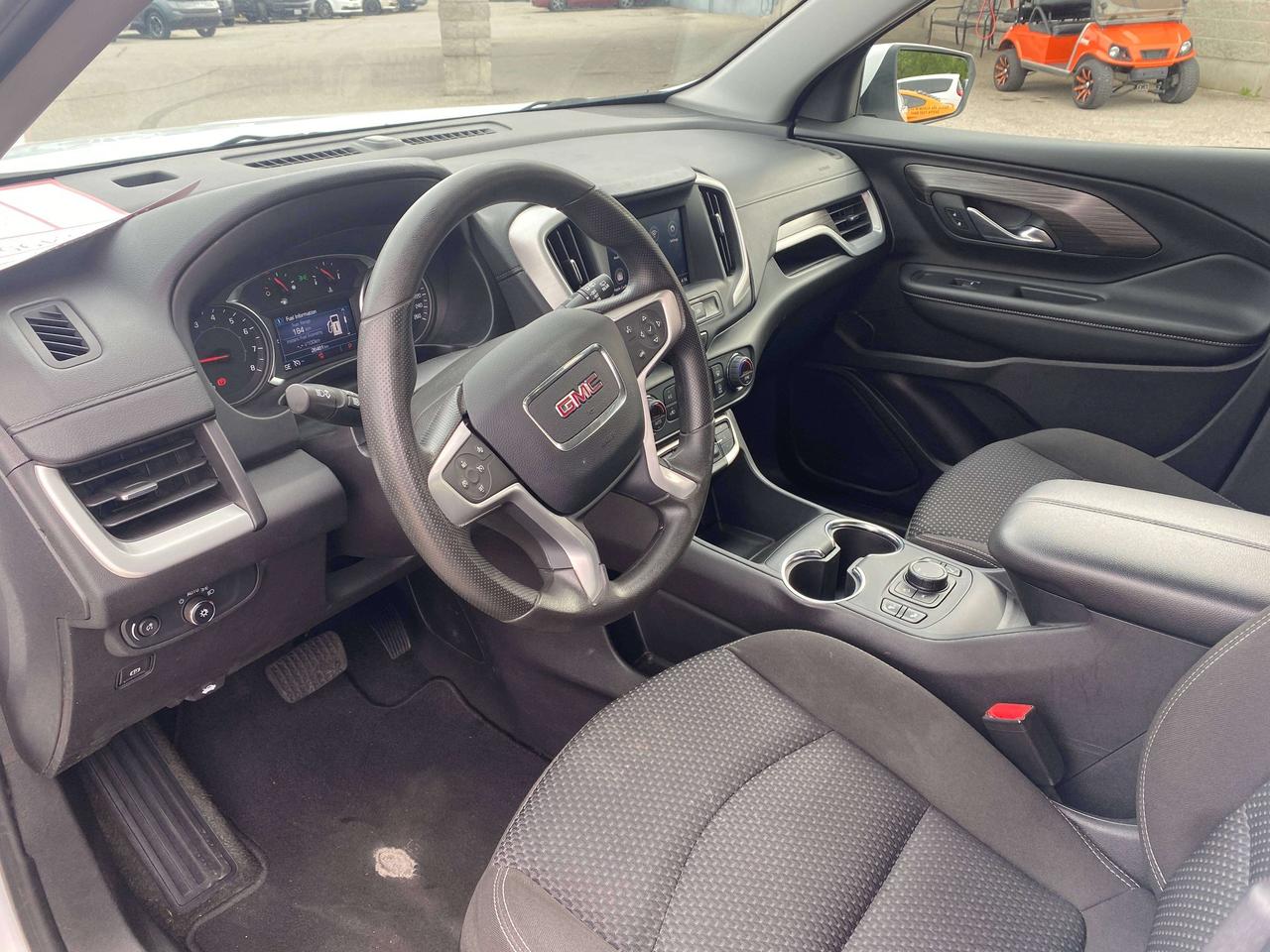 2024 GMC Terrain SLE, BALANCE OF FACTORY WARRANTY, HEATED SEATS! Photo