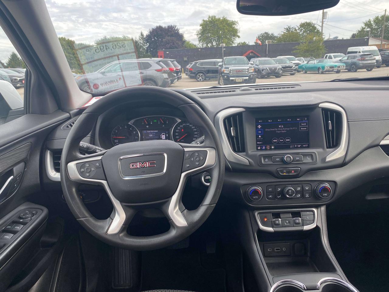 2024 GMC Terrain SLE, BALANCE OF FACTORY WARRANTY, HEATED SEATS! Photo