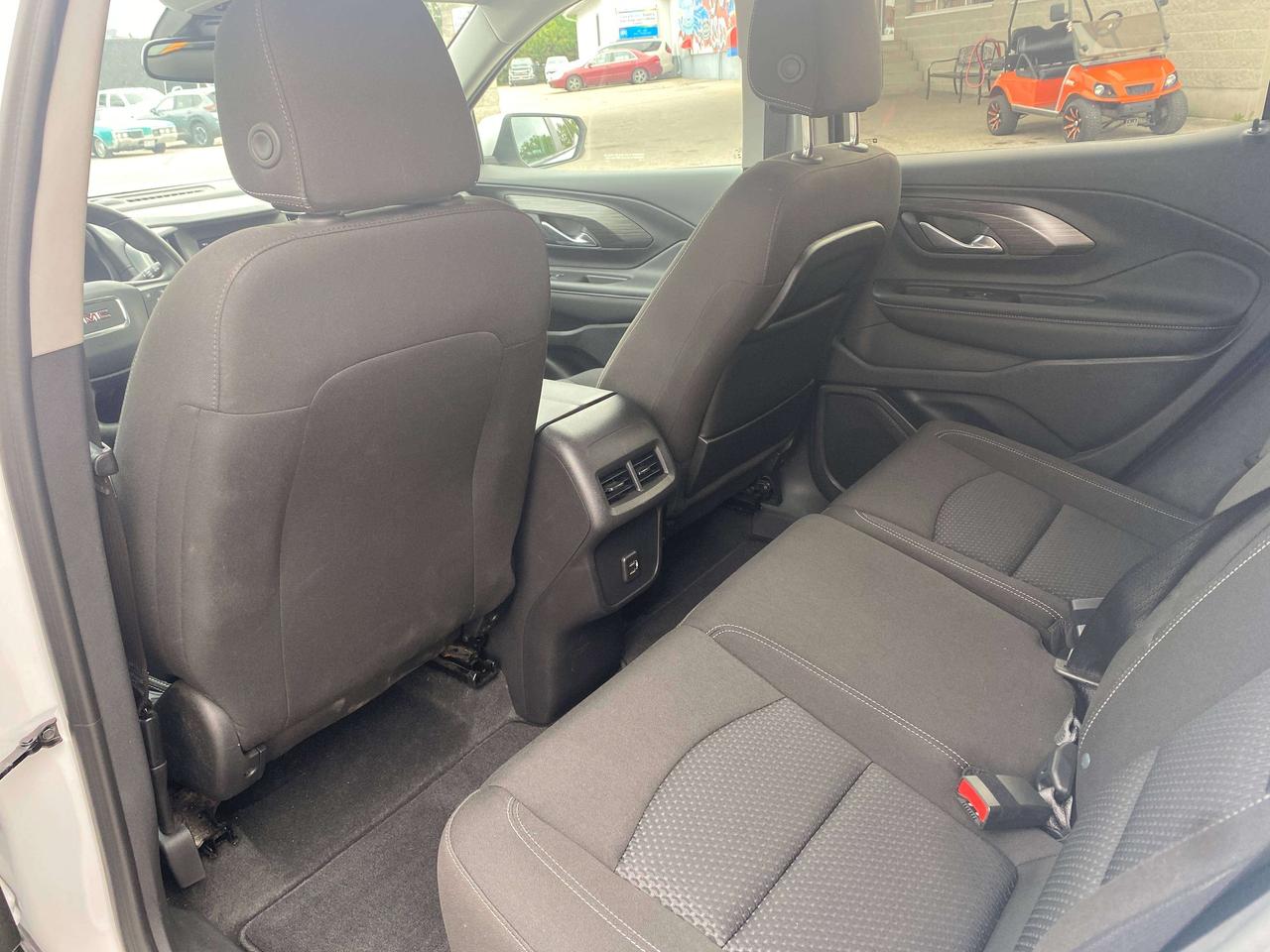 2024 GMC Terrain SLE, BALANCE OF FACTORY WARRANTY, HEATED SEATS! Photo