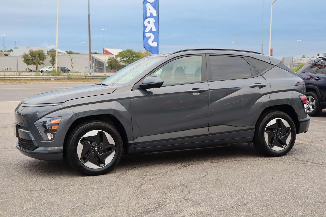 2025 Hyundai KONA Preferred w/Trend Package   No Accident   One Owner Photo2