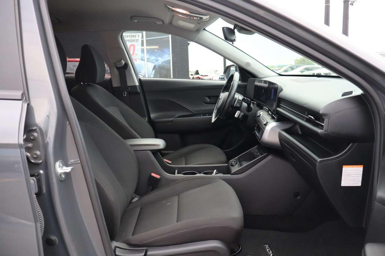 2025 Hyundai KONA Preferred w/Trend Package   No Accident   One Owner Photo