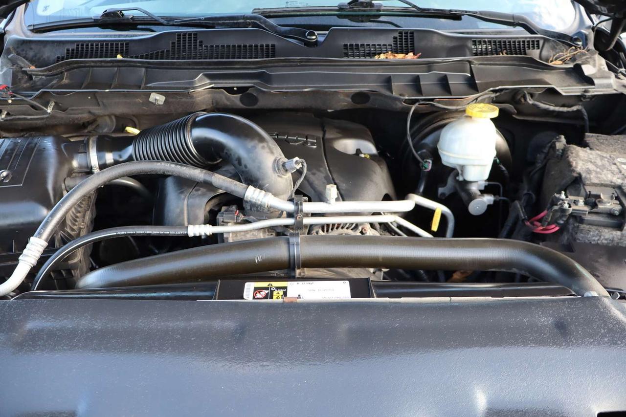 2017 RAM 1500 Tradesman Quad Cab 4WD   Hemi 5.7L Photo