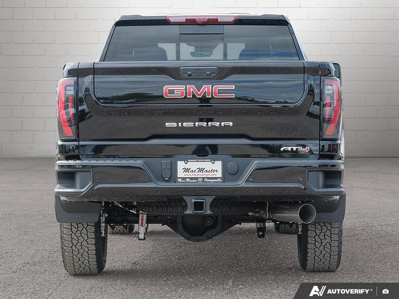 2026 GMC SIERRA 2500HD Crew Cab Standard Box 4-Wheel Drive AT4 Photo3