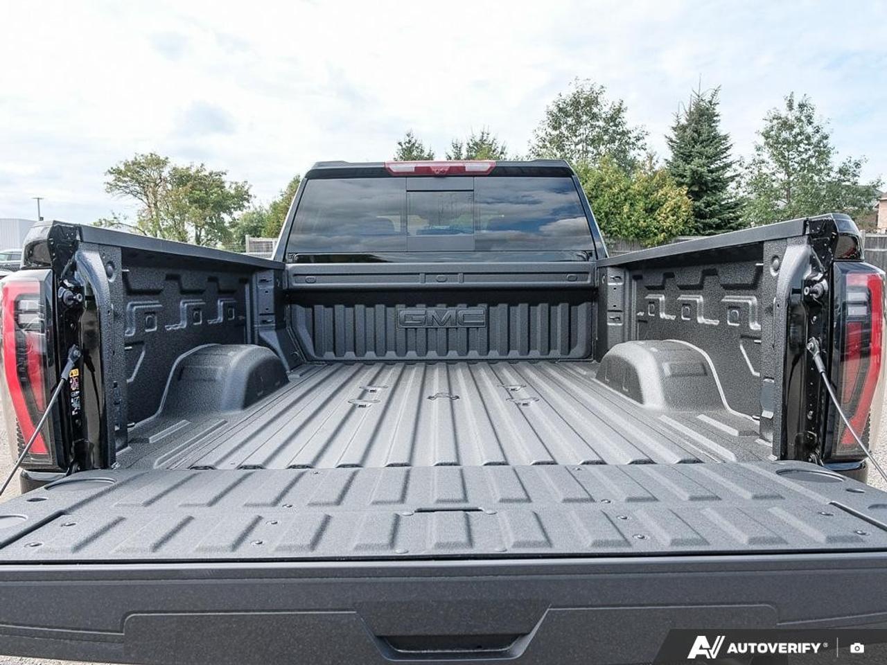 2026 GMC SIERRA 2500HD Crew Cab Standard Box 4-Wheel Drive AT4 Photo