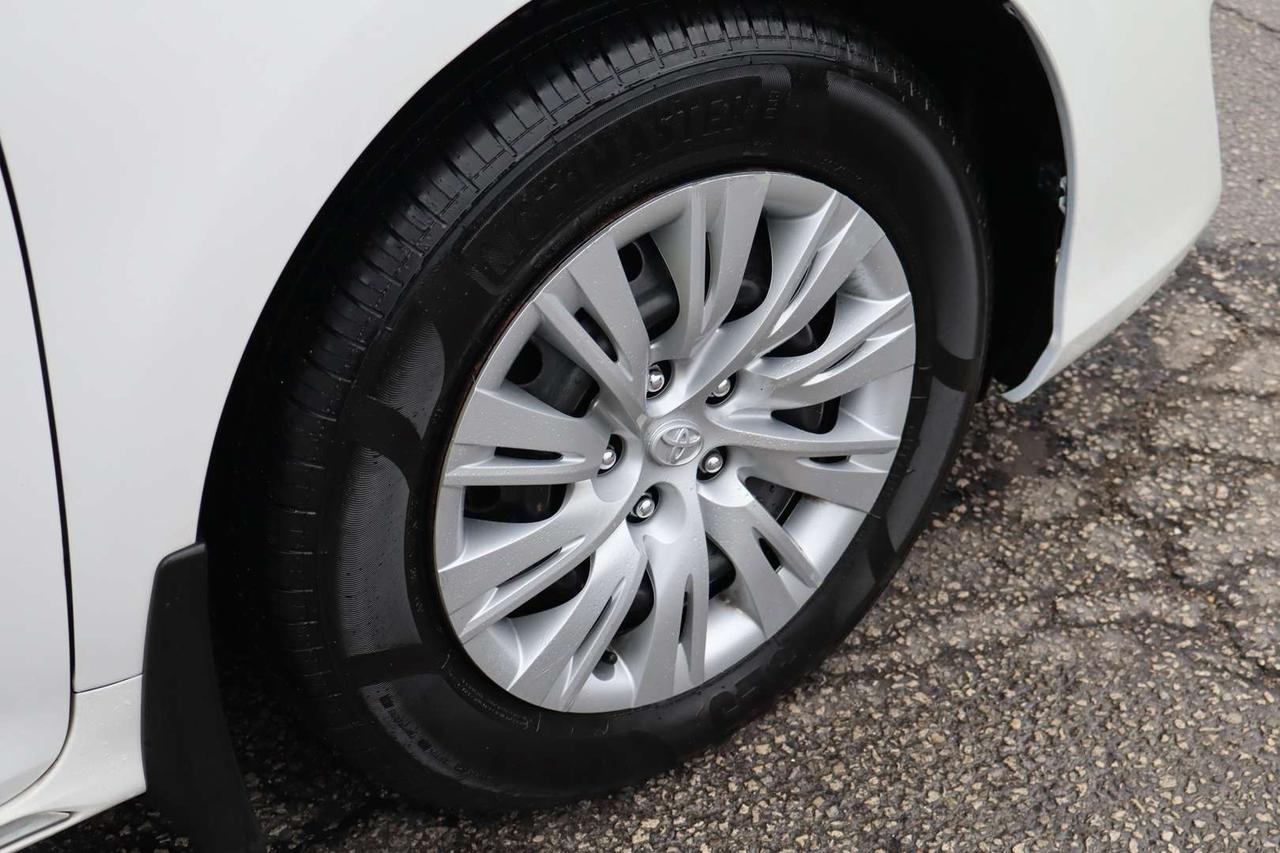 2012 Toyota Camry LE   Safety Certification Included Photo