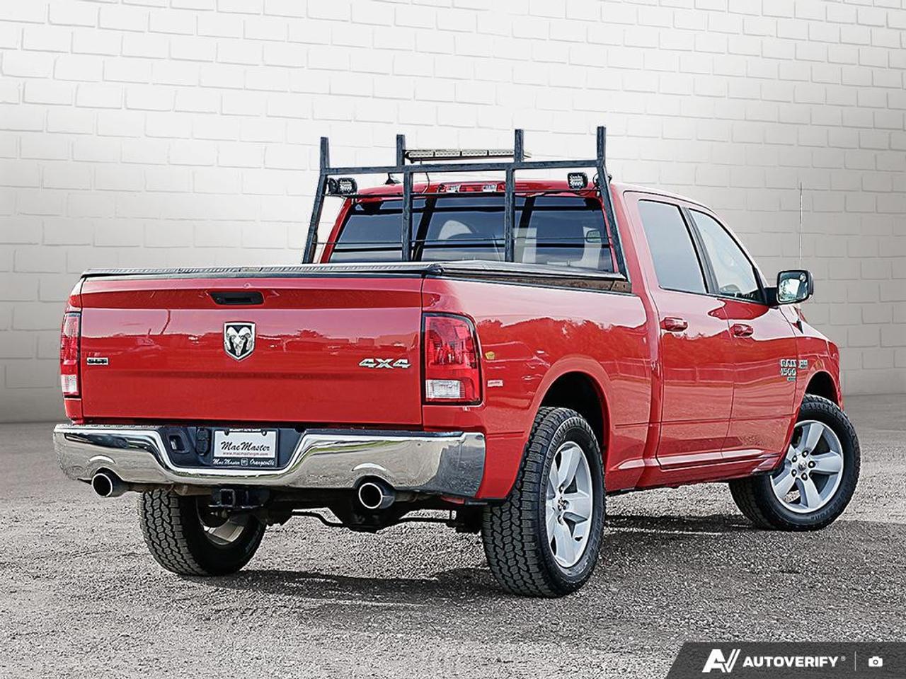 2021 RAM 1500 Classic SLT 4X4 CREW CAB 6'4" BOX Photo4