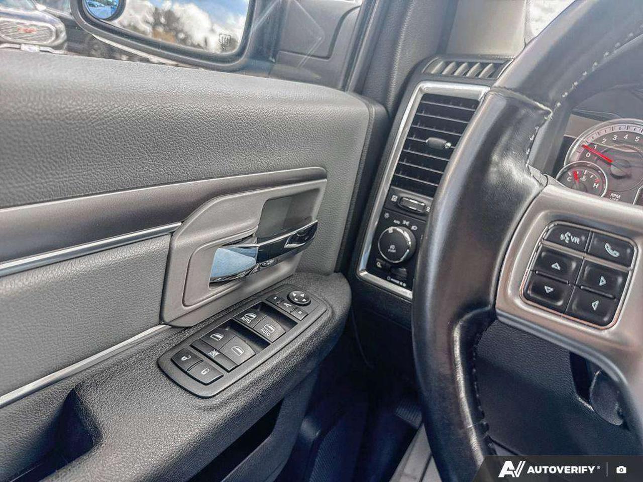 2022 RAM 1500 BEDLINER. TONNEAU COVER. RUNNING BOARDS. ALL WEATHER MATS. Photo