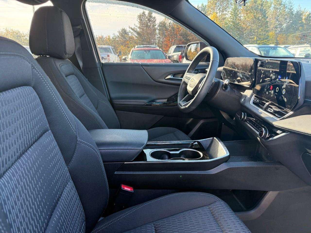 2025 Chevrolet Equinox BRAY ORIGINAL. ALL WEATHER MATS. HEATED POWER MIRRORS. HEATED FRONT SEATS. REMOTE START. Photo