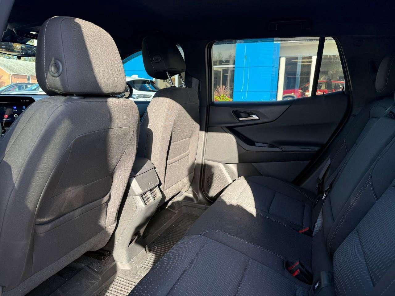 2025 Chevrolet Equinox BRAY ORIGINAL. ALL WEATHER MATS. HEATED POWER MIRRORS. HEATED FRONT SEATS. REMOTE START. Photo