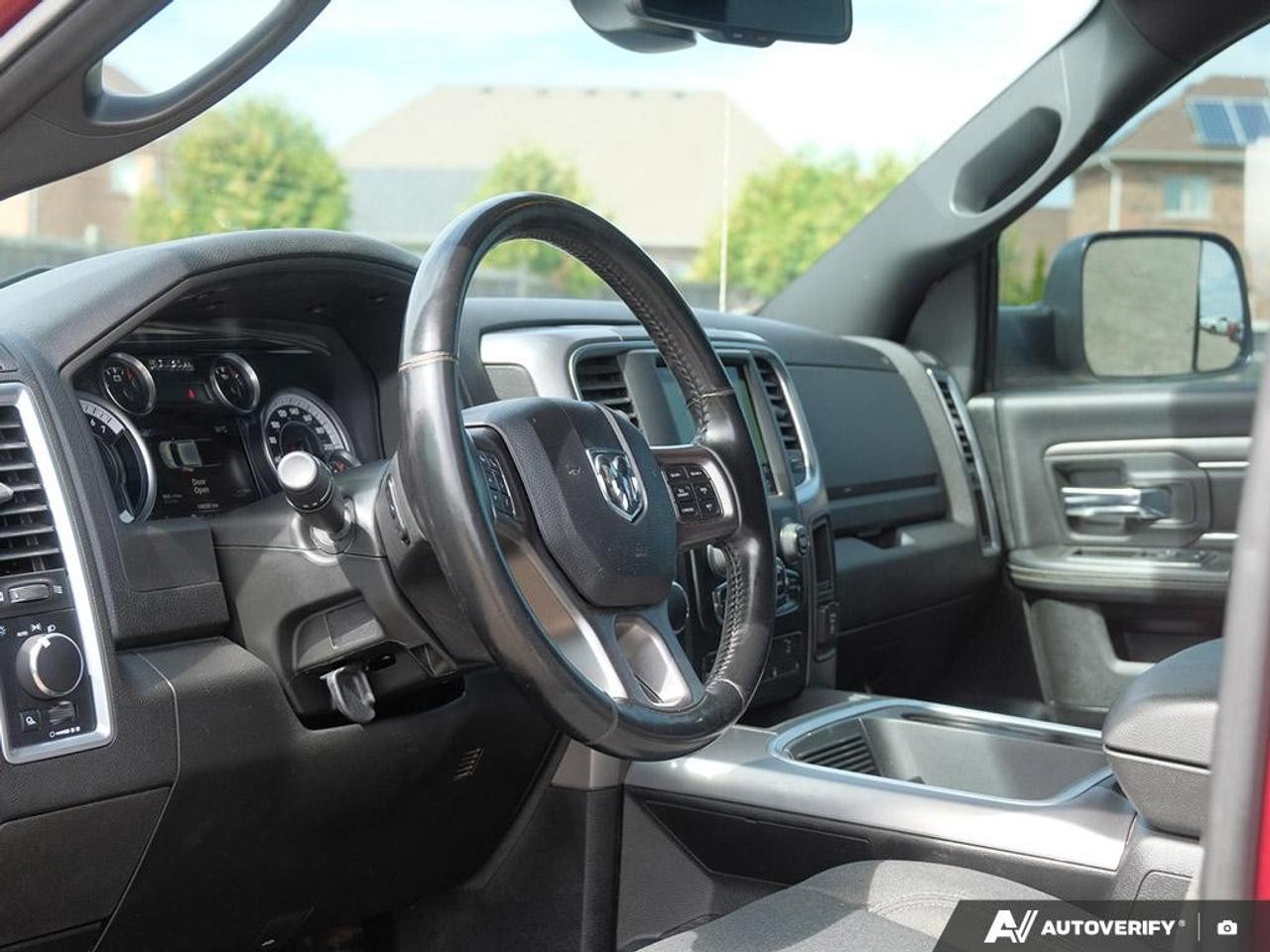 2021 RAM 1500 Classic WARLOCK 4X4 CREW CAB 5'7" BOX Photo