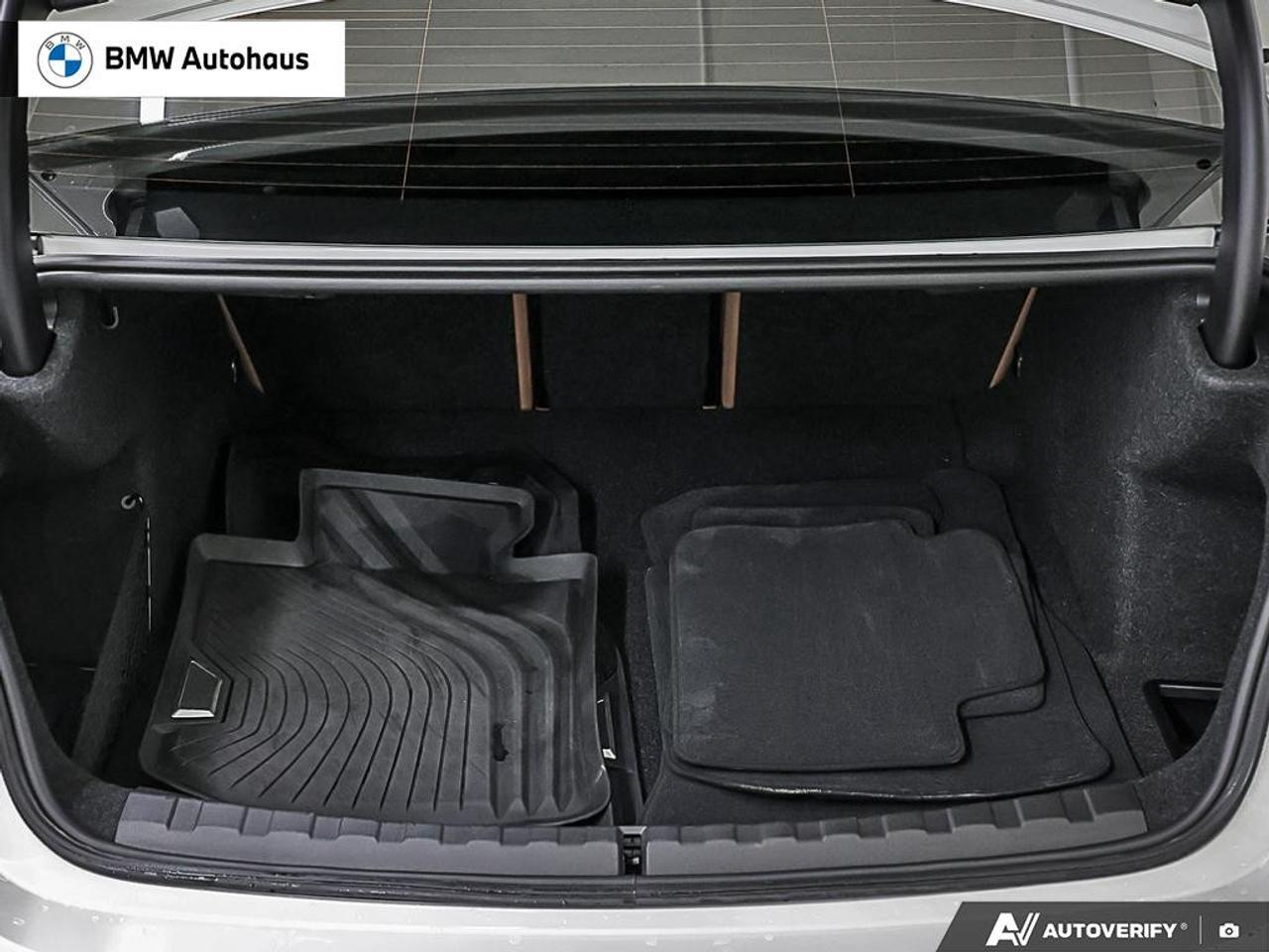 2025 BMW 3 Series Sedan [69FT] Photo