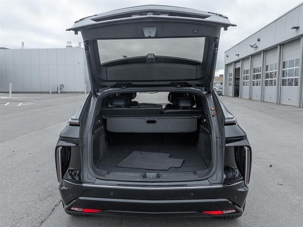 2023 Cadillac LYRIQ  Photo