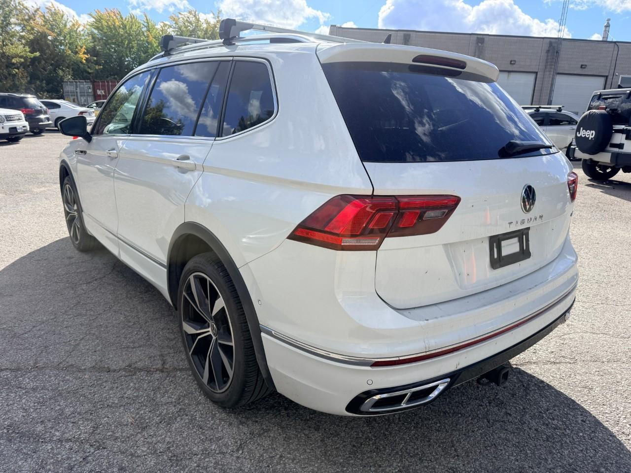 2022 Volkswagen Tiguan Highline R-LINE 4dr All-wheel Drive 4MOTION Photo