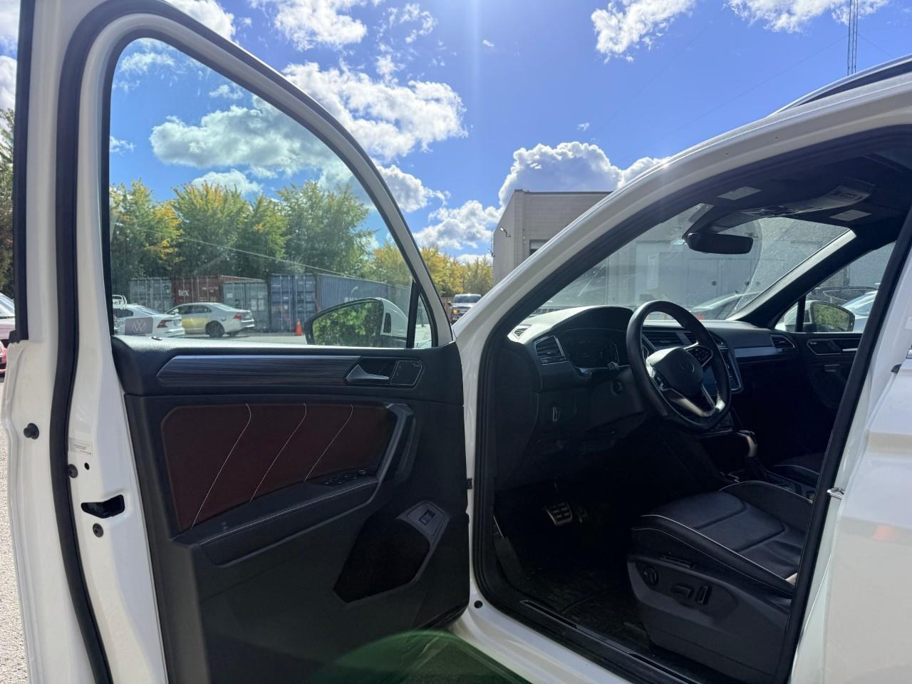 2022 Volkswagen Tiguan Highline R-LINE 4dr All-wheel Drive 4MOTION Photo