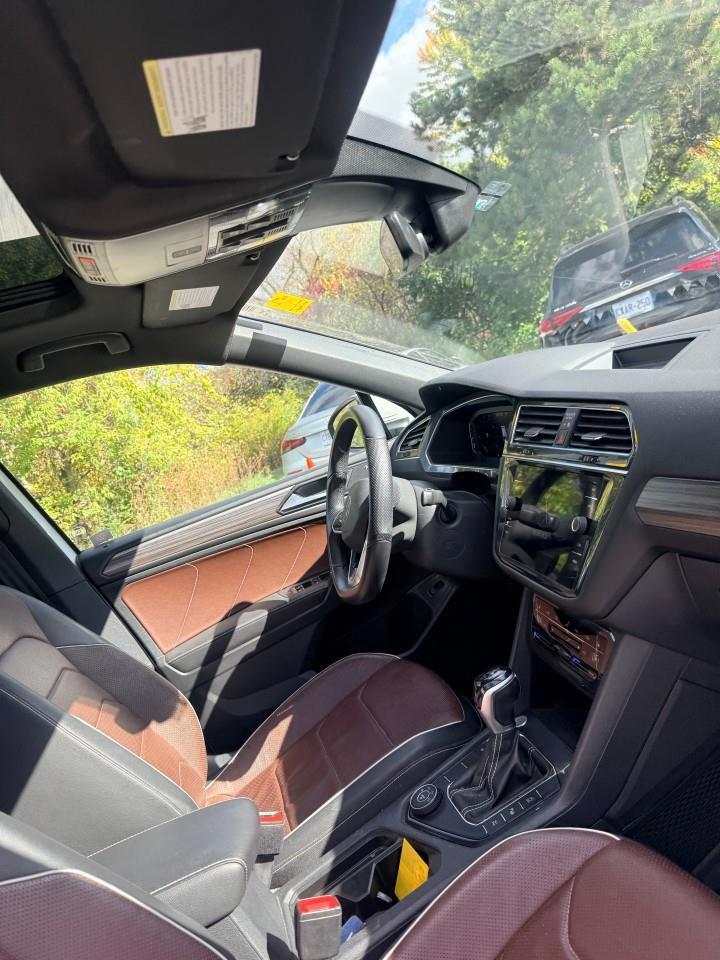 2022 Volkswagen Tiguan Highline R-LINE 4dr All-wheel Drive 4MOTION Photo