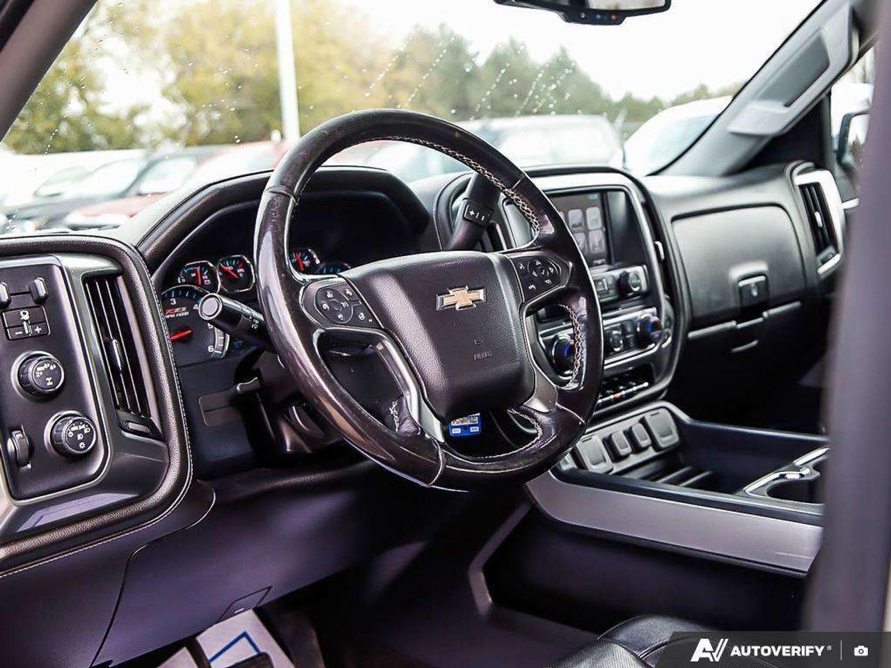 2018 Chevrolet Silverado 1500 5.3L V8, 4X4, Z71, ALLOYS, LEATHER, DOUBLE, 1-OWNER, CERTIFIED AS-TRADED! Photo