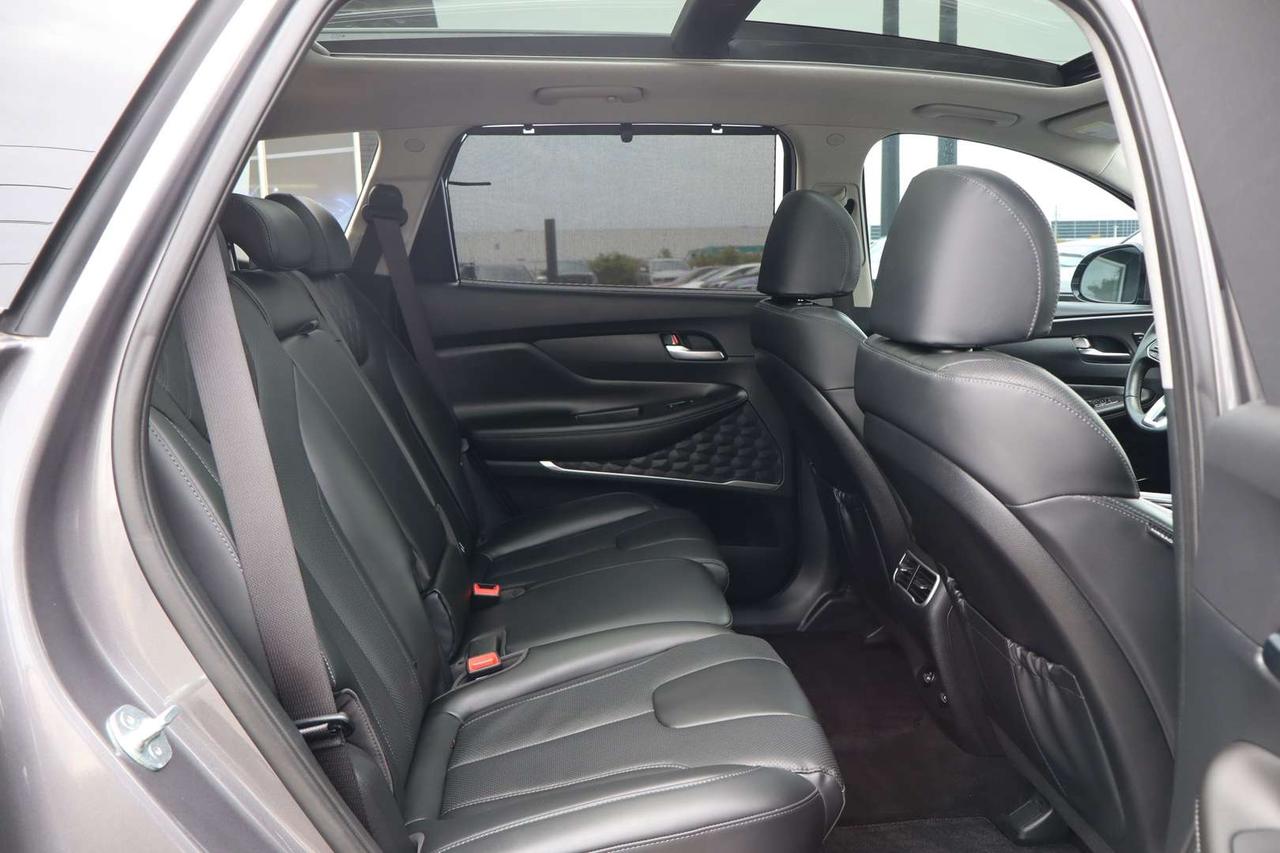 2023 Hyundai Santa Fe Luxury AWD   No Accident   Clean Carfax   Moonroof Photo