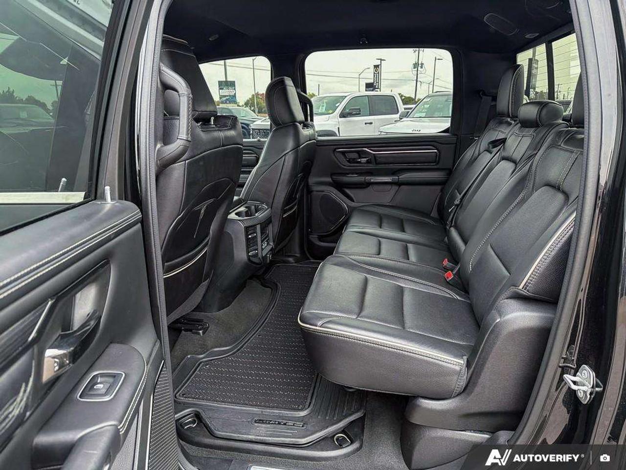 2022 RAM 1500 5.7L V8 HEMI   LEATHER   HEATED SEATS Photo