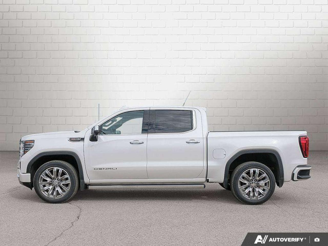 2023 GMC Sierra 1500 DENALI, 6.2L V8, 4X4, ALLOYS, LEATHER, BOSE, 1-OWNER, MACMASTER ORIGINAL, CERTIFIED PREOWNED! Photo1