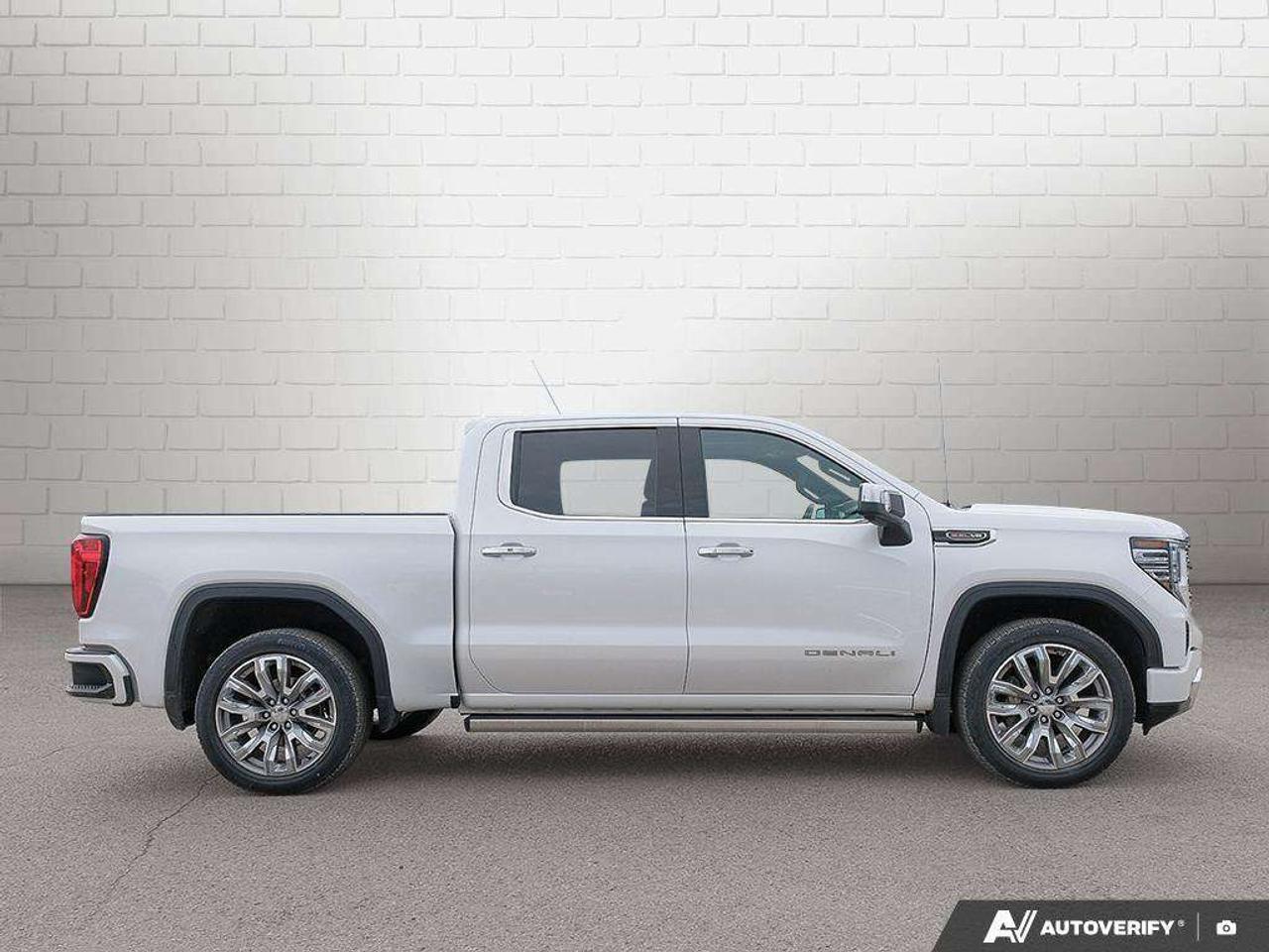 2023 GMC Sierra 1500 DENALI, 6.2L V8, 4X4, ALLOYS, LEATHER, BOSE, 1-OWNER, MACMASTER ORIGINAL, CERTIFIED PREOWNED! Photo