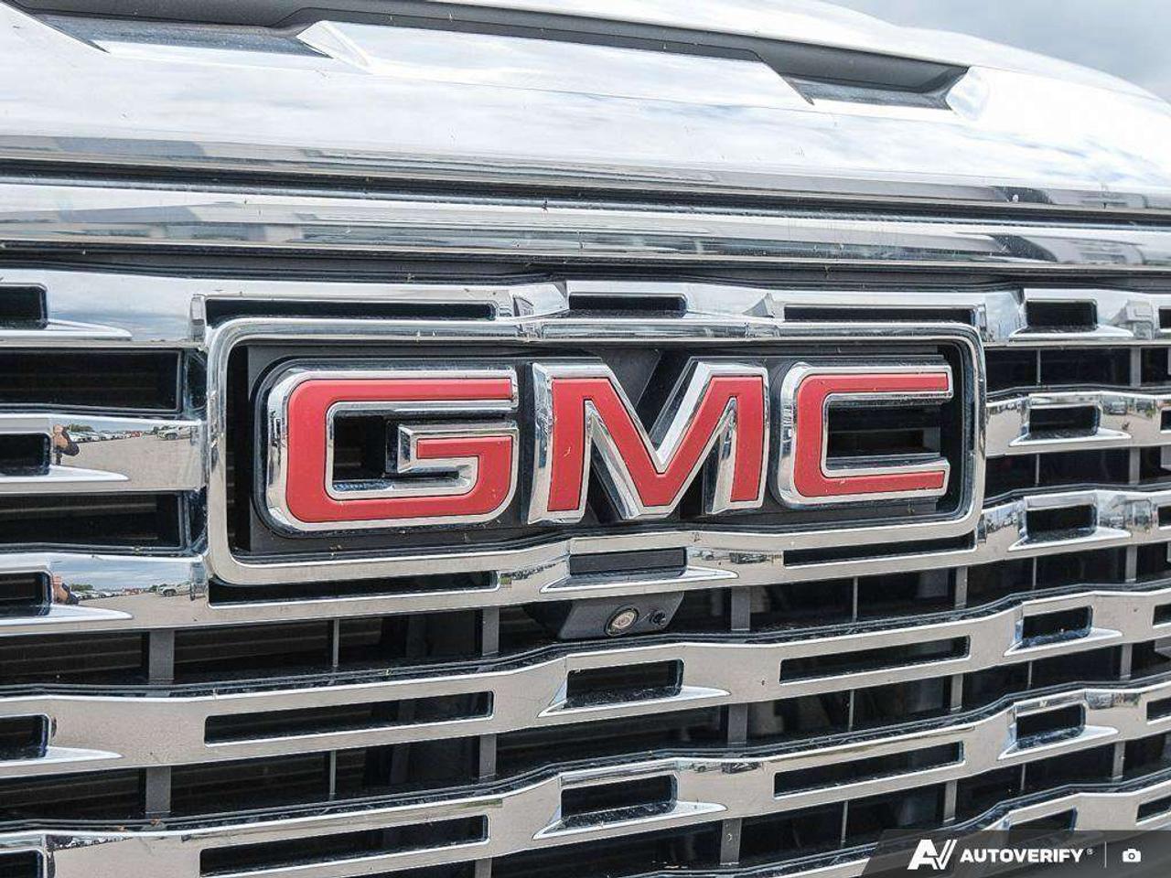 2023 GMC Sierra 1500 DENALI, 6.2L V8, 4X4, ALLOYS, LEATHER, BOSE, 1-OWNER, MACMASTER ORIGINAL, CERTIFIED PREOWNED! Photo