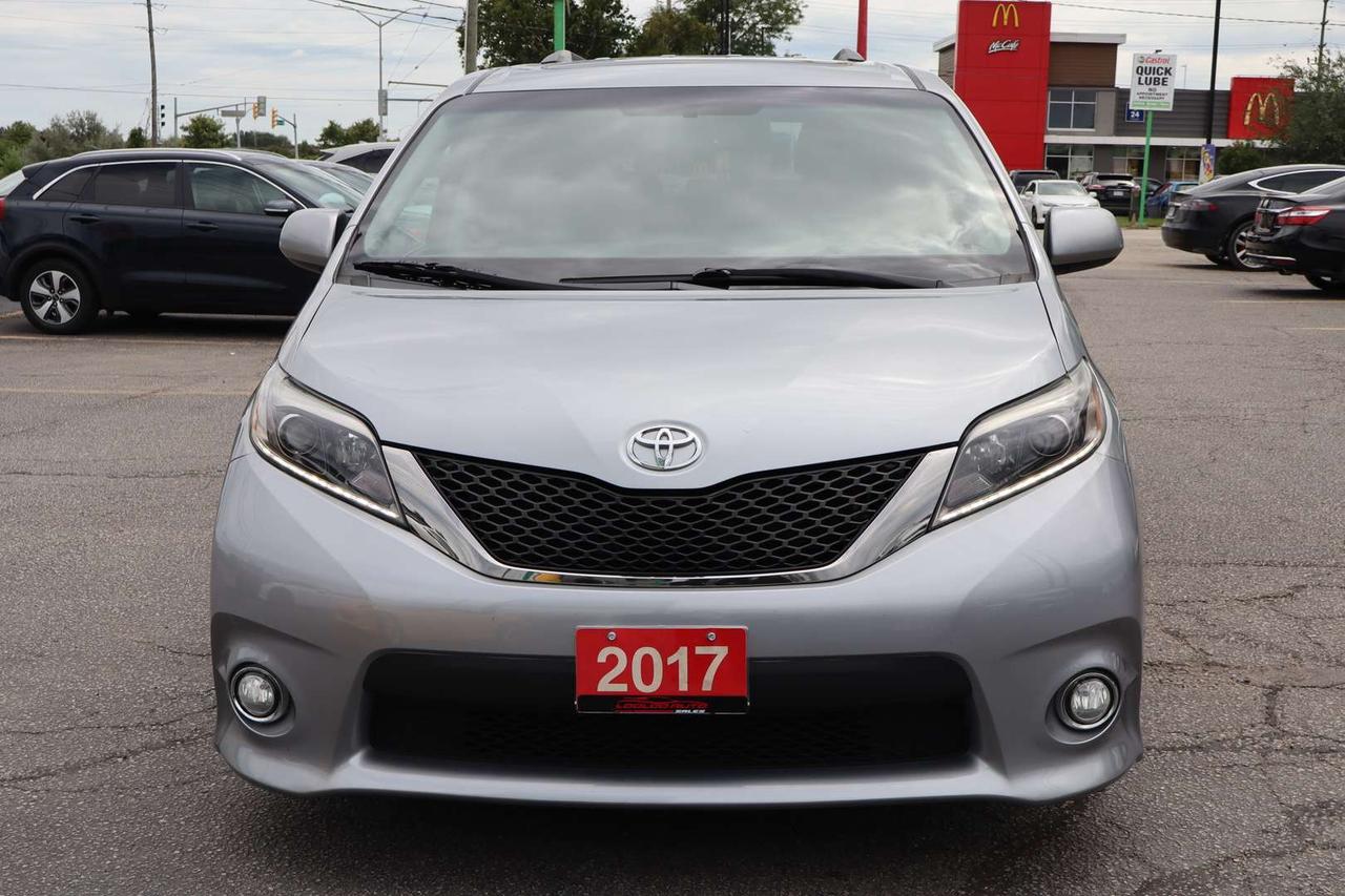 2017 Toyota Sienna SE 8-Passenger   Safety Certification Included Photo5