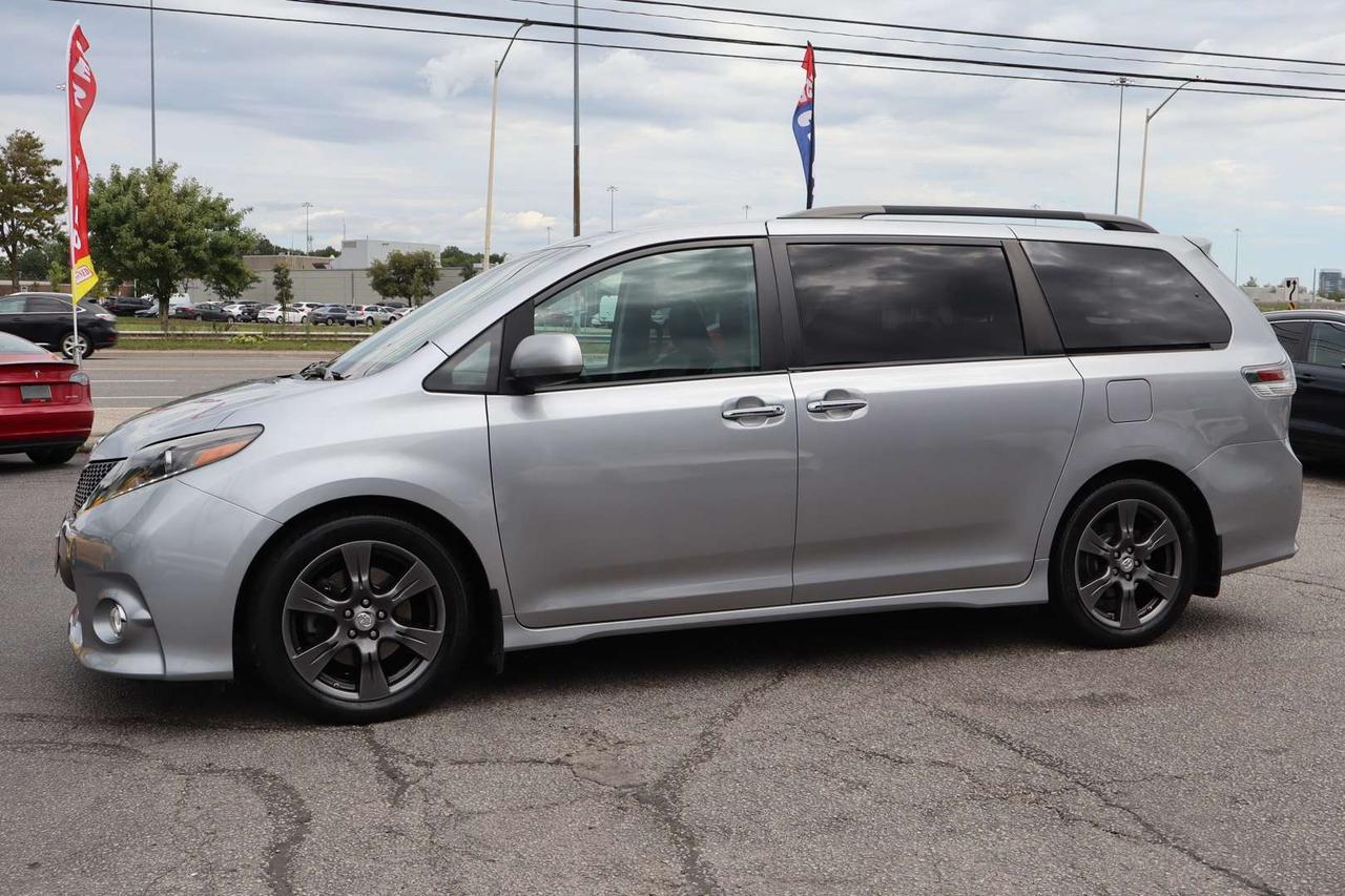 2017 Toyota Sienna SE 8-Passenger   Safety Certification Included Photo